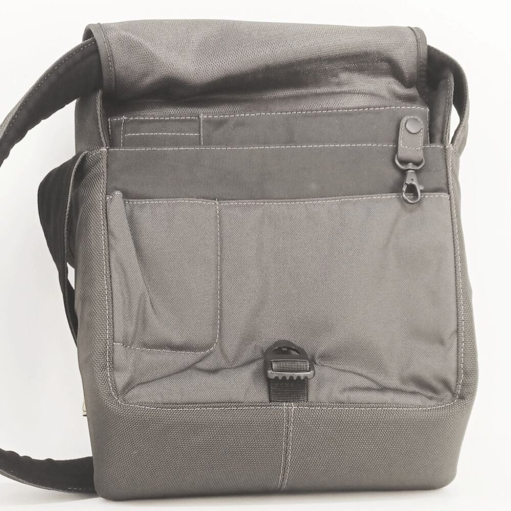 Stylish and Robust INCASE Computer Bag - Picture 2 of 5